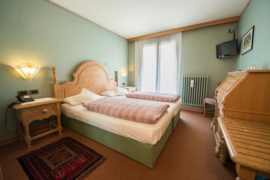 Hotel Garni Norma Madonna Værelse billede