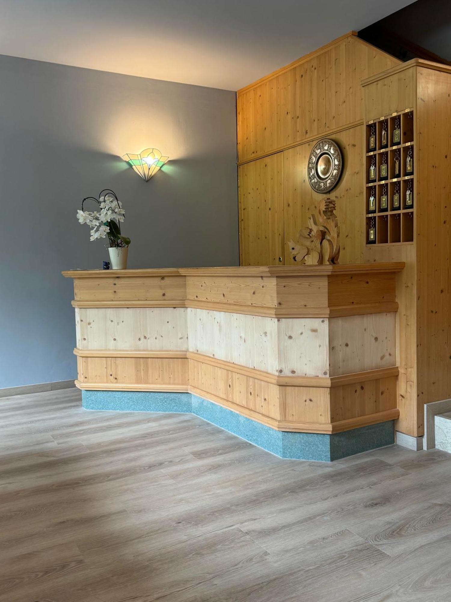 Hotel Garni Norma Madonna Eksteriør billede